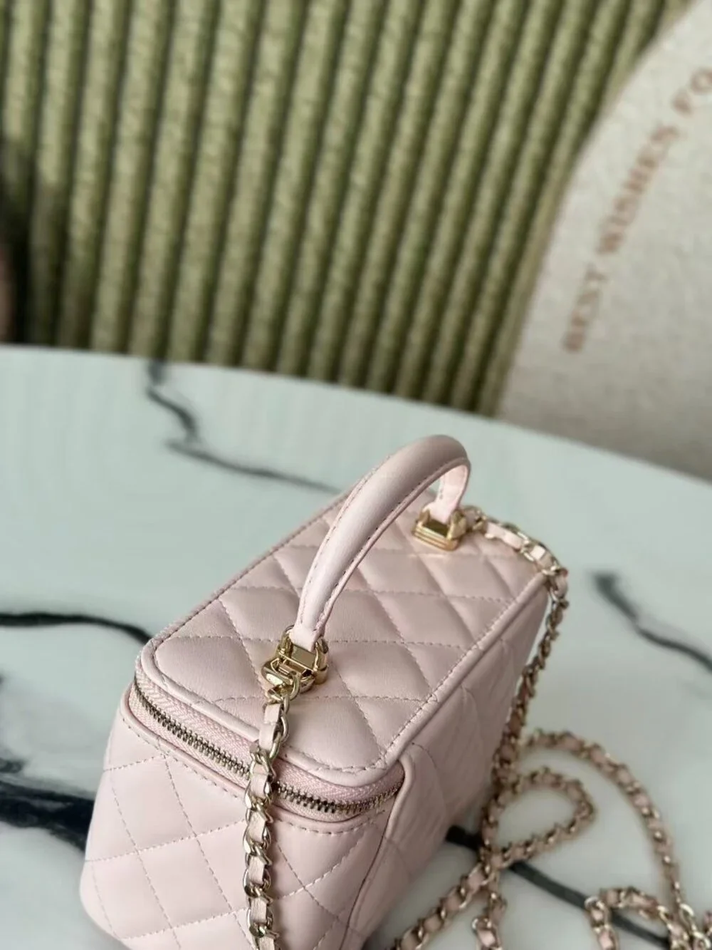 Classic CHANEL Bag: A Stylish and Versatile Choice for Elegance